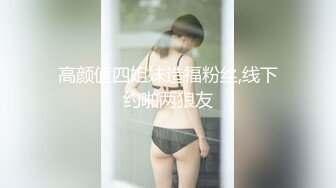 发廊里昏暗的灯光下