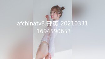 【yzwcd】yc027美女弯腰选饰品！可爱粉内！发现镜头了！