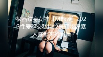 卷发美女自慰玩穴