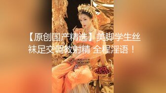 【新片速遞】 年轻的小老板娘又在店里发骚，吧台内漏出骚逼诱惑狼友，跟小哥激情啪啪深喉口交舔逼玩弄，无套抽插口爆吞精[1.49G/MP4/01:23:18]