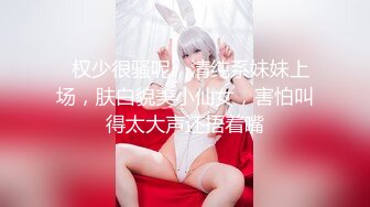 手把手教学手法才能感受到精华，师父在线教男朋友按摩女友。男友：没有做过  师傅：两个手敷贴敷贴，顺时针！