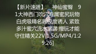 KTV穿著齐逼短裙的小情人边唱边脱掉内裤挑逗受不了直接拉到卫生间强干