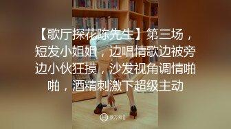 人妖圈内网红  · CD小薰 ·  商场惊险露出，女厕撒尿，打飞机，全射在黑丝上