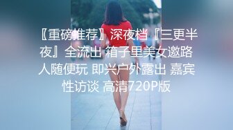 我把老婆的B掰得很开很开，都看见里面的肉了吗？