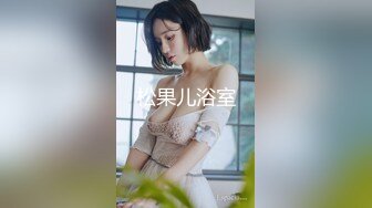  极品圆润美臀小少妇居家夫妻啪啪，跪着按头深喉插嘴，开档黑丝翘起大屁股后入